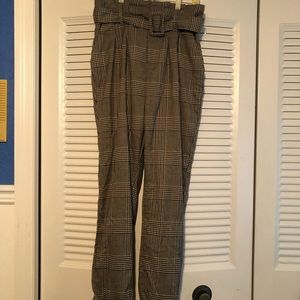 Retro looking cute plaid cuffed pants!